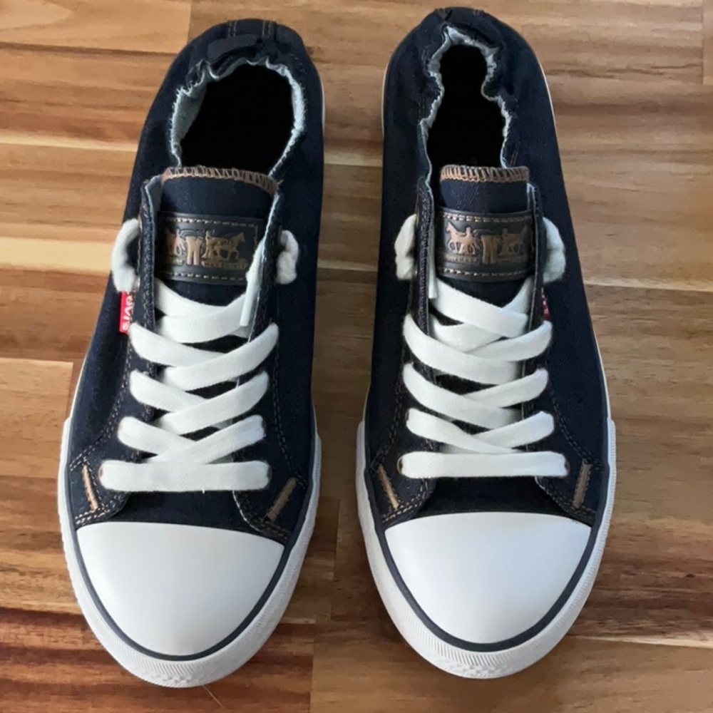 Levi's Black and White Canvas women’s Sneakers Casual Style